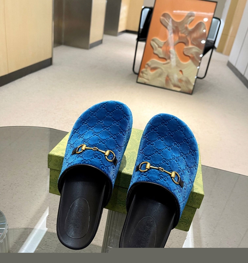 G*u*i slippers